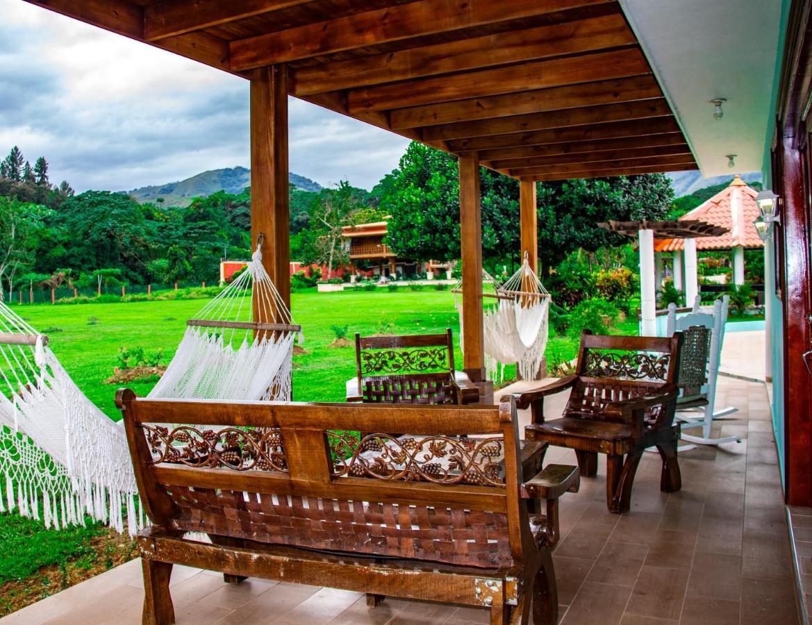 Deluxe Suites Guacamayos - Eco-Lodge & Swimming Pool Bonao Екстер'єр фото