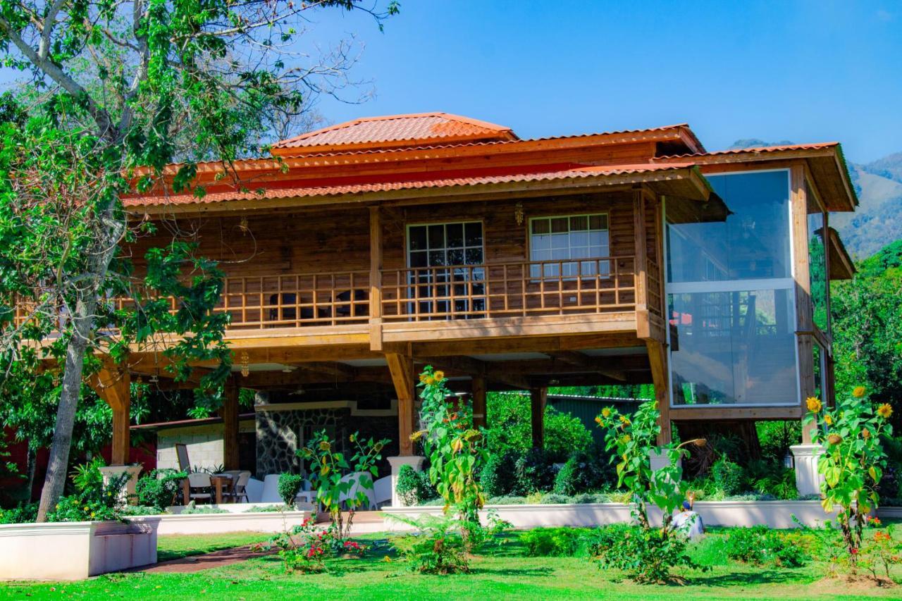 Deluxe Suites Guacamayos - Eco-Lodge & Swimming Pool Bonao Екстер'єр фото