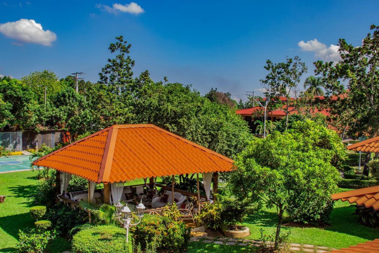 Deluxe Suites Guacamayos - Eco-Lodge & Swimming Pool Bonao Екстер'єр фото